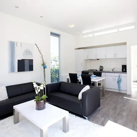 بيت للعطل Modern In *